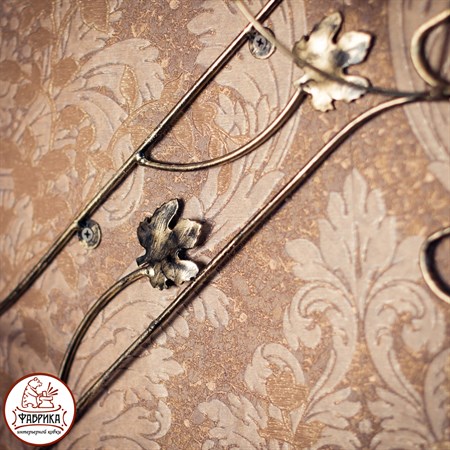 кованая подставка для цветок настенная 15-102