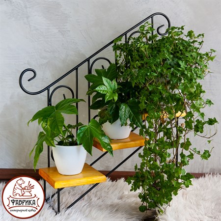 Кованая подставка для цветов