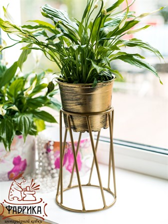 Металлическая подставка для цветов, цв.золотой