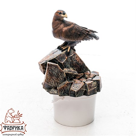 фонтан с ведром