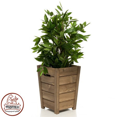 Деревянная кадка для растений 