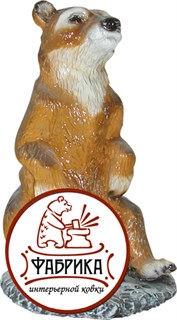 Медведица на пне F07138